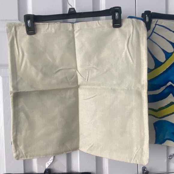 Set of 4 Blue Abstract Art Pattern Polyester Cushion Cover NWOT - MAKE Offer - Picture 8 of 8